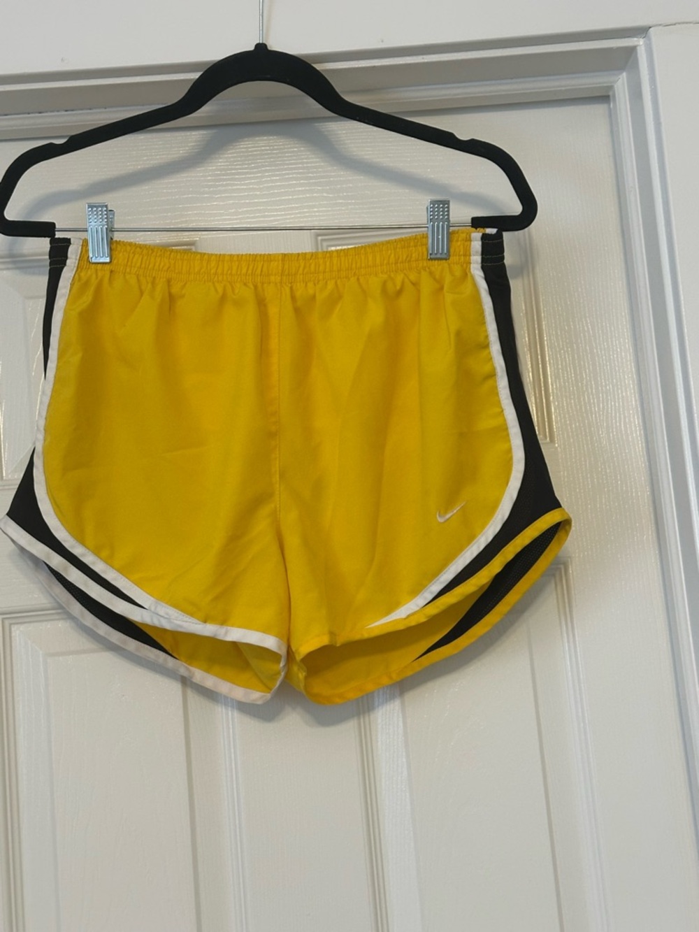 Nike Yellow Elastic Waist FIT DRY Athletic Shorts 🩳